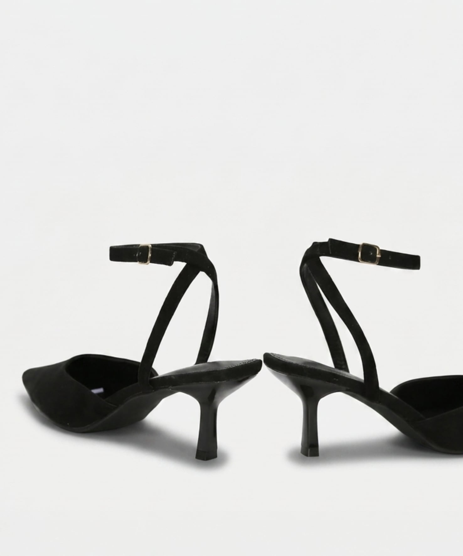 Zapato tac&oacute;n fino  image number null